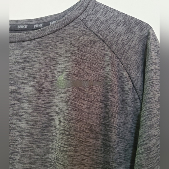 Nike - Grey 3/4 Dri-fit Training Top - Size  L - Picture 5 of 9